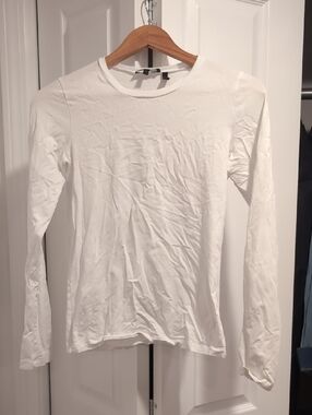 Theory White Short Sleeve Crewneck Tee